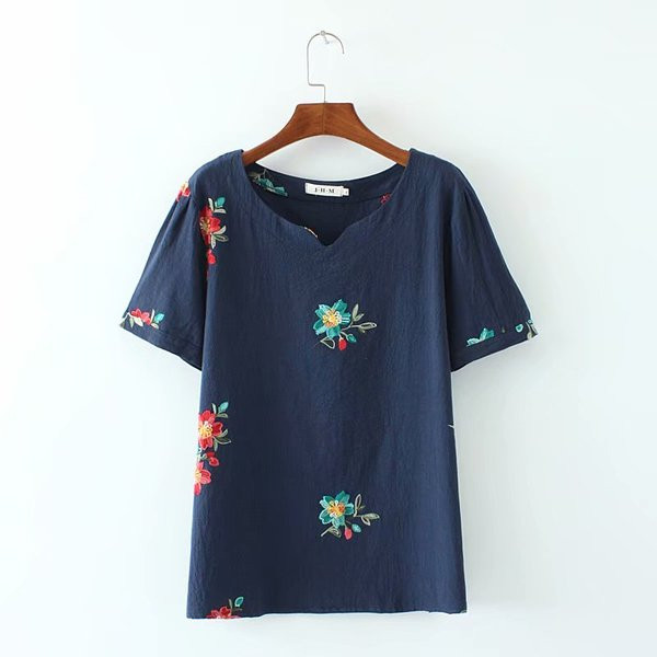 Tricou casual dama cu decolteu oval, broderii si maneci scurte