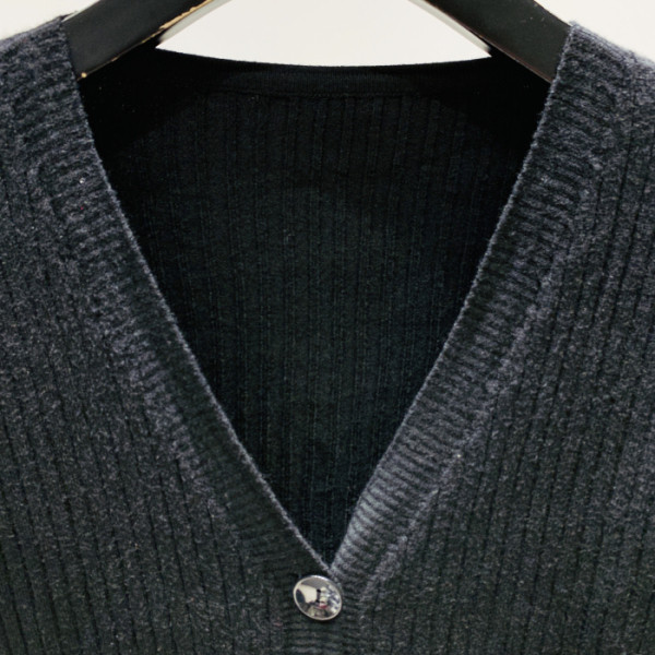 Vesta de dama model nou cu decolteu spitz de culoare neagra