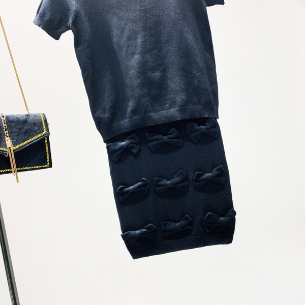 Set dama model nou din doua parti - bluza + fusta