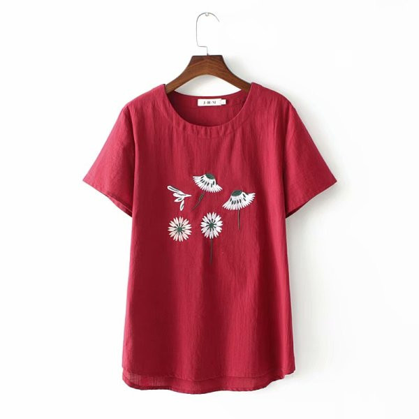 Tricou casual dama cu decolteu oval, broderii si maneci scurte