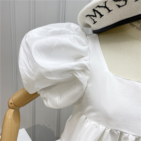 Bluza dama de primavara model lat cu decolteu patrat si maneci scurte