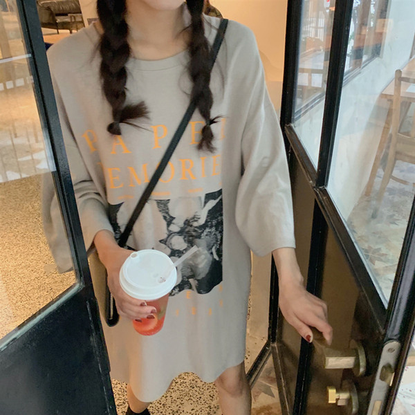 Tricou larg de dama cu aplicatie