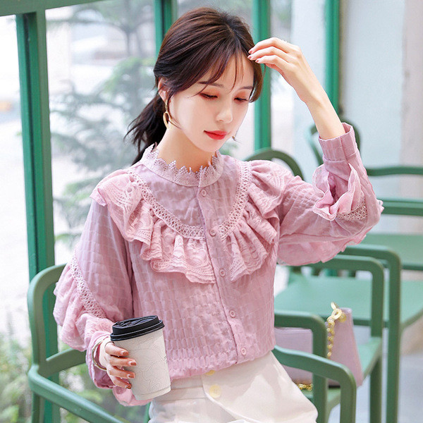 Cămașă elegantă de damă cu guler înalt, bucle și nasturi