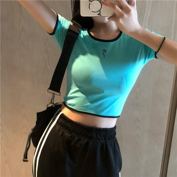 Bluză scurtă sport-casual cu mâneci scurte