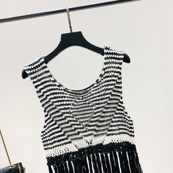 Maieu de dama alb-negru cu franjuri si bretele late