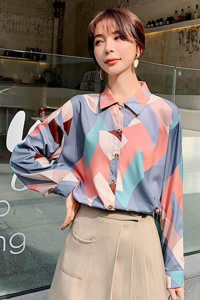 Cămașă de damă colorată cu guler clasic și mâneci lungi