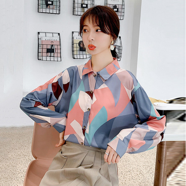 Cămașă de damă colorată cu guler clasic și mâneci lungi