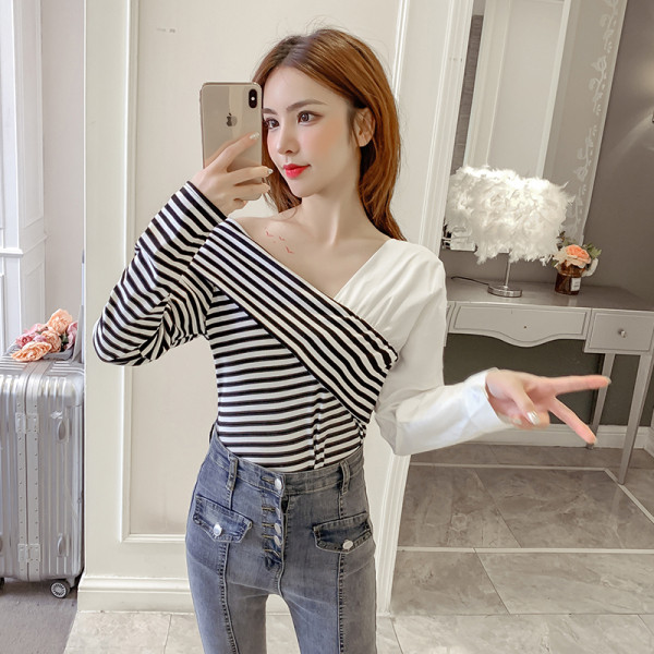 Bluză de damă bicoloră cu mâneci lungi și decolteu spitz