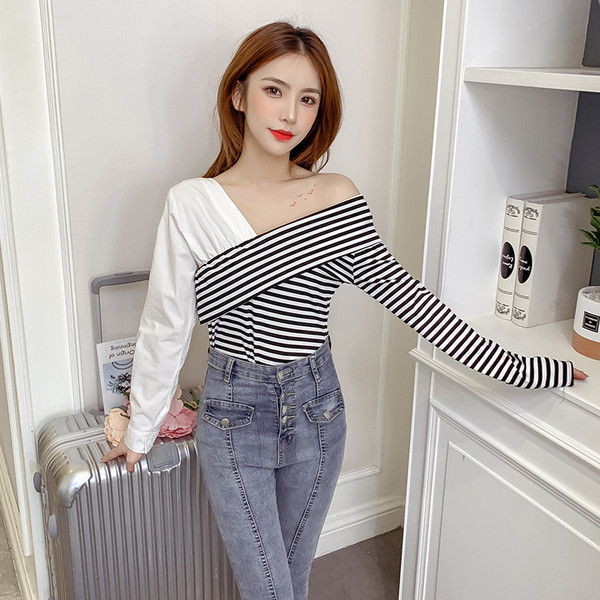 Bluză de damă bicoloră cu mâneci lungi și decolteu spitz