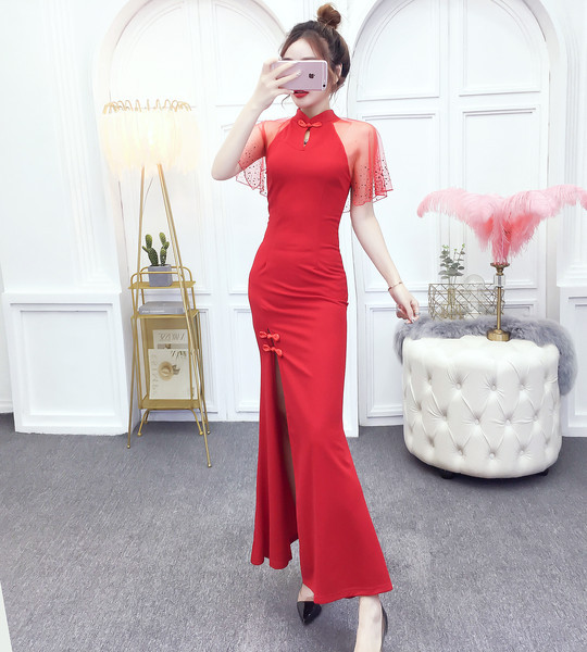 Rochie lungă de damă cu fante și mâneci din tul