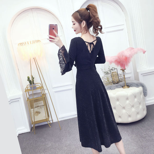 Модерна дамска рокля с дантела и шпиц деколте