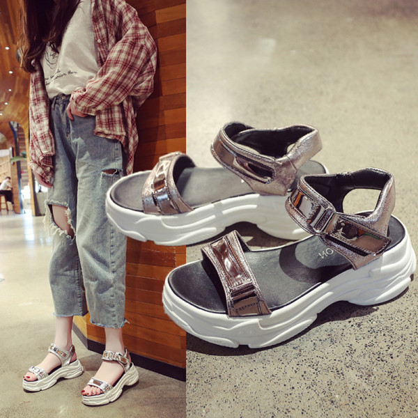 Sandale de dama moderne cu talpa inalta si velcro