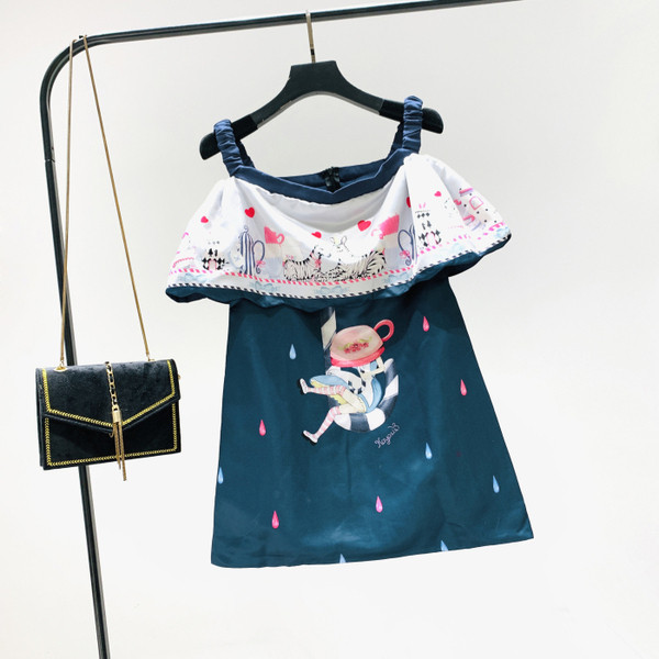 Нов модел дамска рокля с тънки презрамки и голи рамене