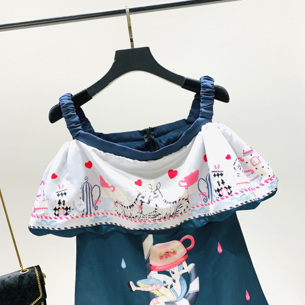 Нов модел дамска рокля с тънки презрамки и голи рамене