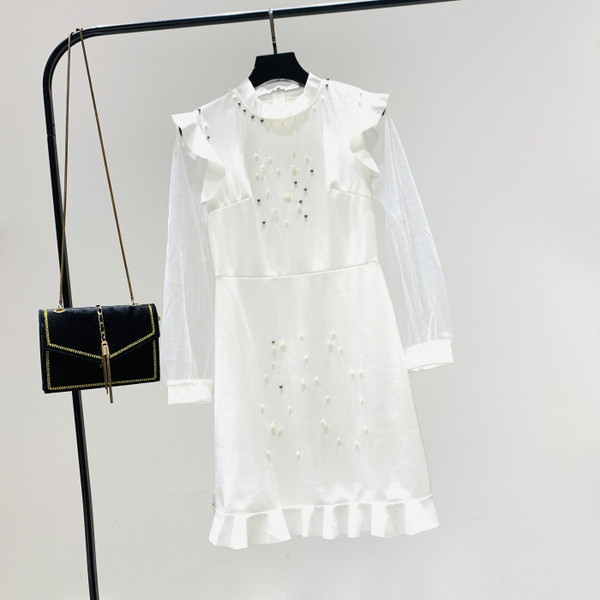 Нов модел дамска рокля с перли и ръкави от тюл