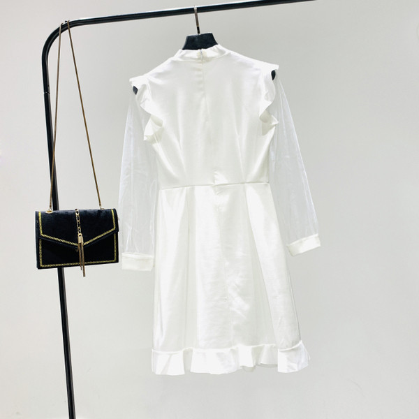 Нов модел дамска рокля с перли и ръкави от тюл