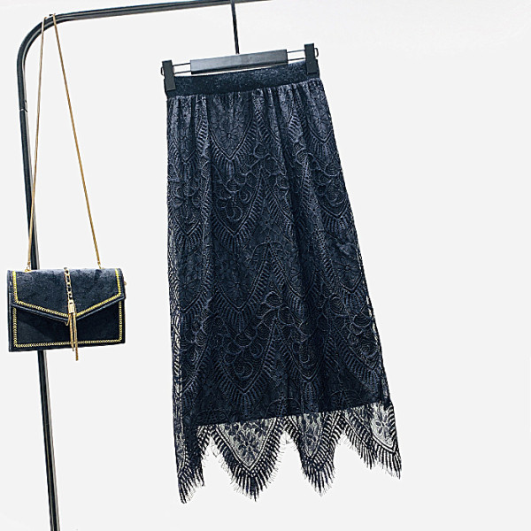 Model nou fusta lunga dama cu dantela de culoare neagra