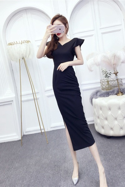 Rochie elegantă de damă, cu decolteu spitz și cu fantă