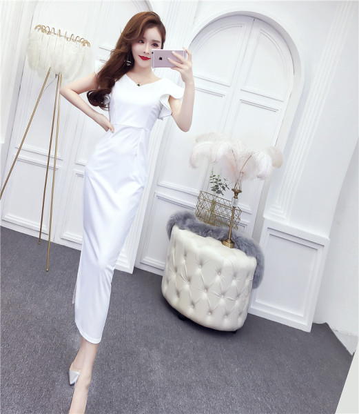 Rochie elegantă de damă, cu decolteu spitz și cu fantă