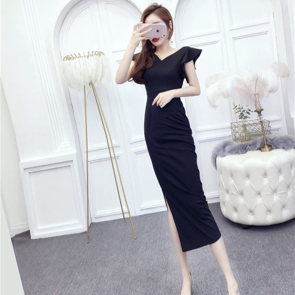 Rochie elegantă de damă, cu decolteu spitz și cu fantă