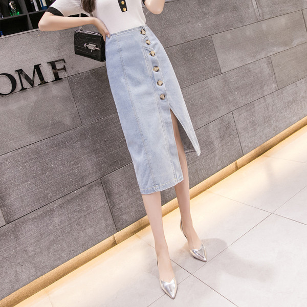 Fusta de dama eleganta cu talie inalta, cu fanta si nasturi