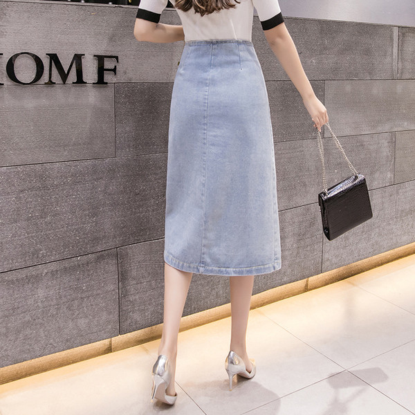 Fusta de dama eleganta cu talie inalta, cu fanta si nasturi