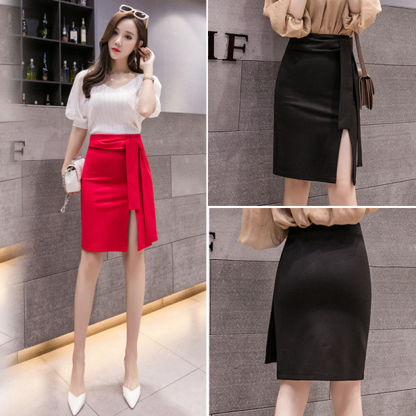 Стилна дамска пола с колан и висока талия