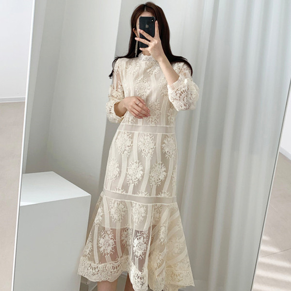 Rochie de dama eleganta cu lungime medie si dantela