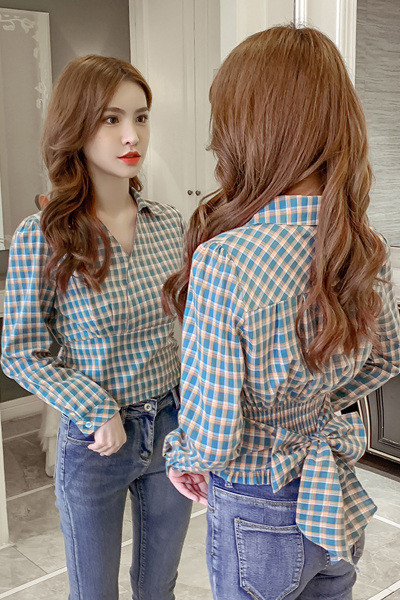 Cămașă de damă în carouri cu decolteu spitz și panglică