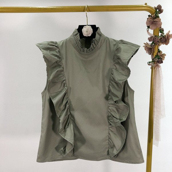 Bluză de damă cu bucle și guler semi-înalt