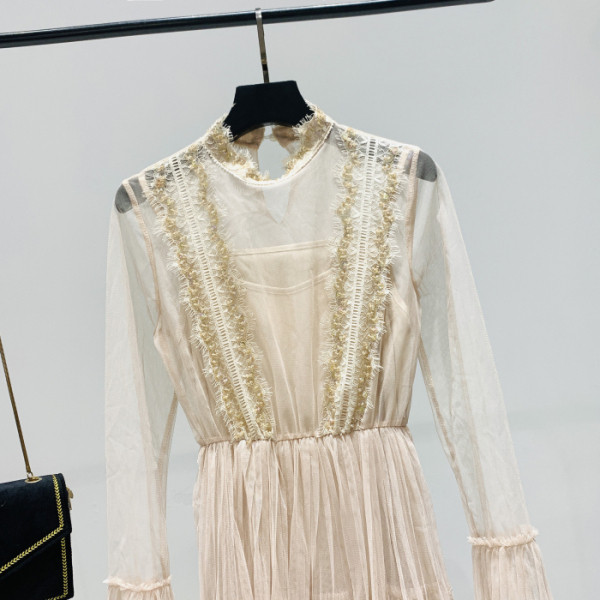 Rochie de dama model nou cu decolteu rotund, tul si dantela