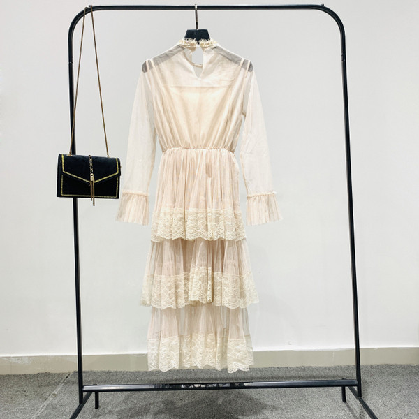 Rochie de dama model nou cu decolteu rotund, tul si dantela