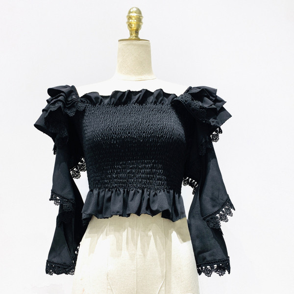 Bluza scurta de dama model nou cu decolteu barca si dantela