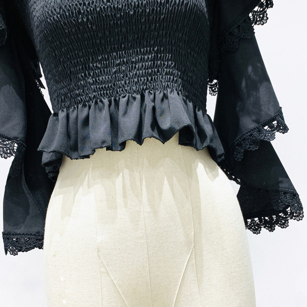 Bluza scurta de dama model nou cu decolteu barca si dantela