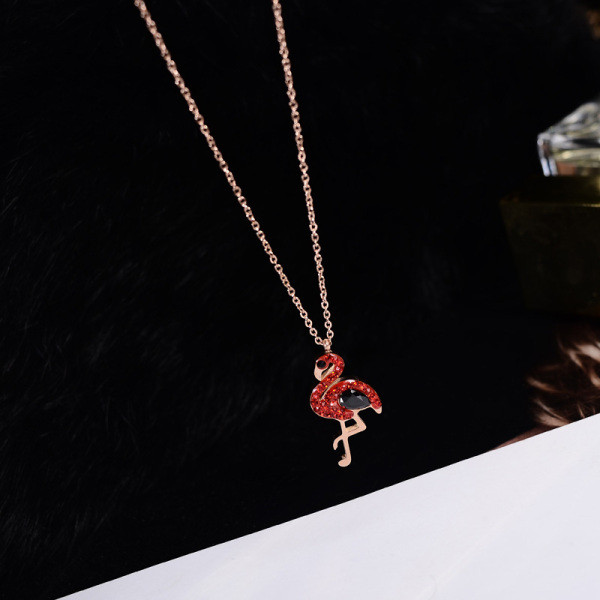 Colier de dama modern cu pandantiv in forma de flamingo