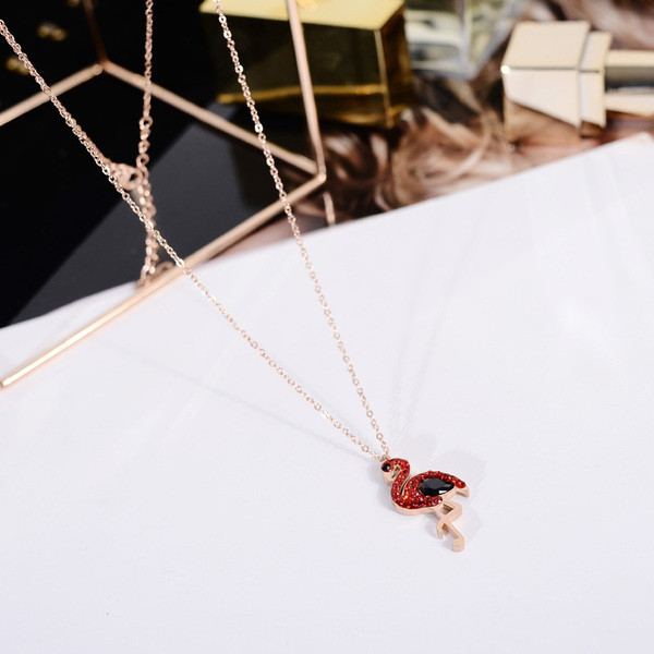 Colier de dama modern cu pandantiv in forma de flamingo