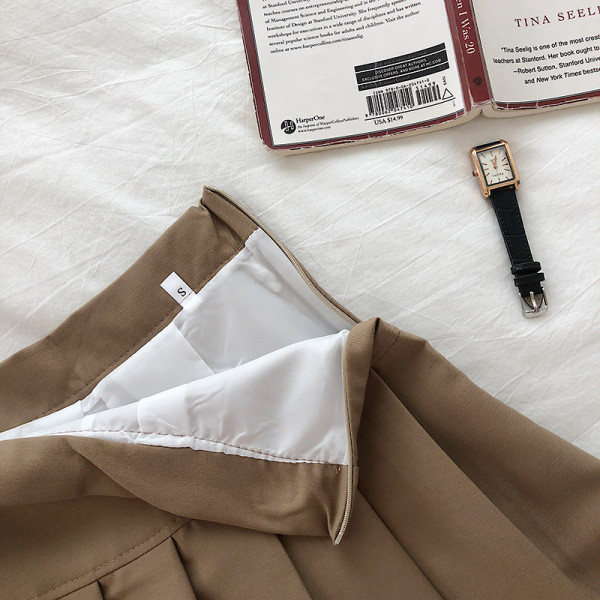 Къса дамска плисирана пола с висока талия