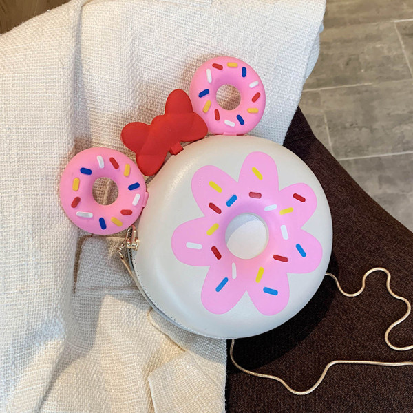 Model NOU Geanta dama cu lant metalic lung