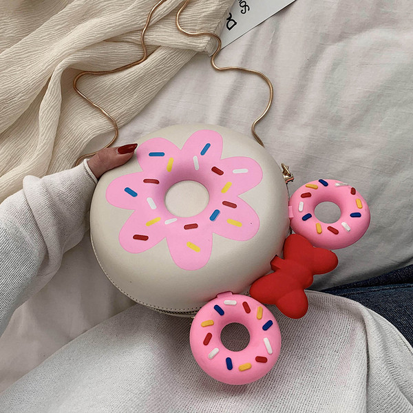 Model NOU Geanta dama cu lant metalic lung