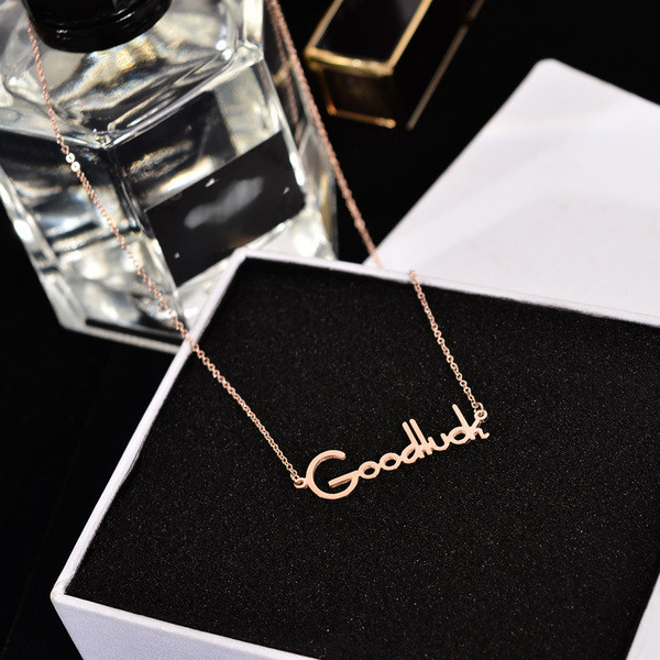 Colier zilnic de damă din oțel titan cu inscripție