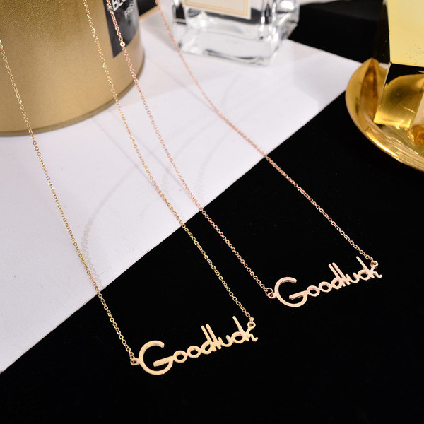 Colier zilnic de damă din oțel titan cu inscripție