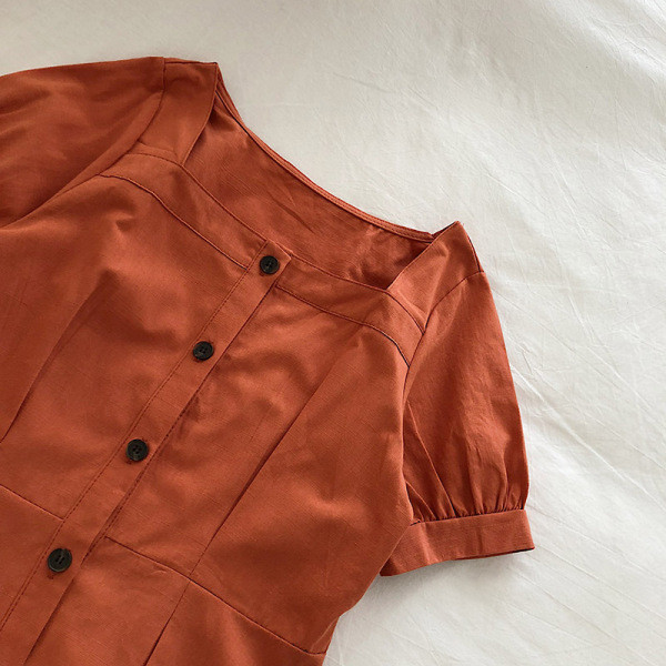 Cămașă modernă de damă cu mâneci scurte și decolteu rotund