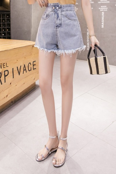 Pantaloni scurti moderni de dama cu talie inalta si motive rupte