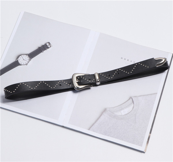 Ежедневен дамски колан от еко кожа с метални елементи в черен цвят