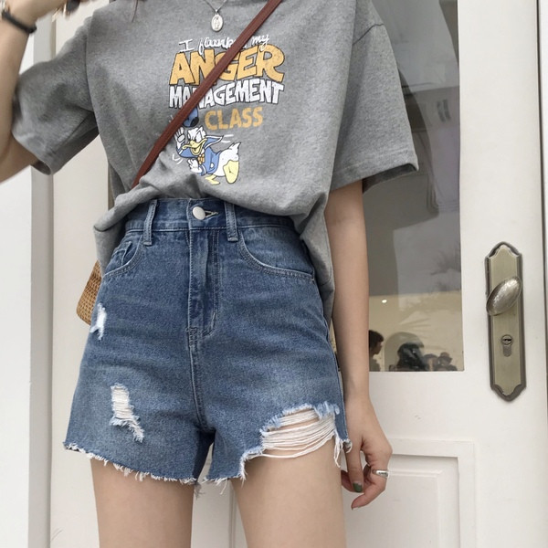 Pantaloni scurți de damă din denim cu motive rupte și talie înaltă