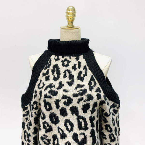 Pulover de dama model nou cu umerii goi si model animal