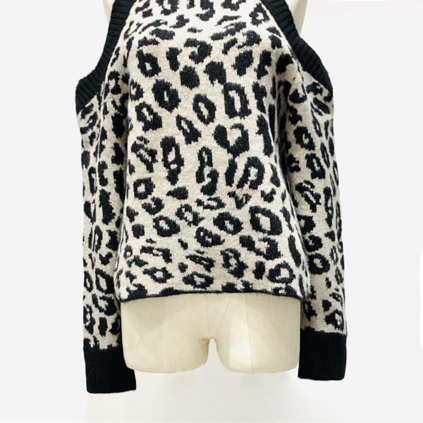 Pulover de dama model nou cu umerii goi si model animal