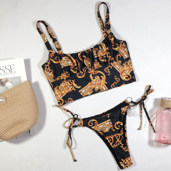 Costum de baie modern din două piese cu bustieră