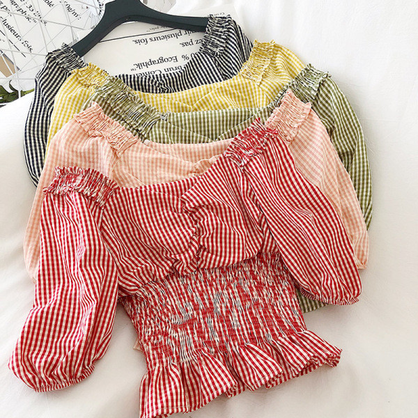 Bluză de damă scurtă în carouri cu decolteu în V