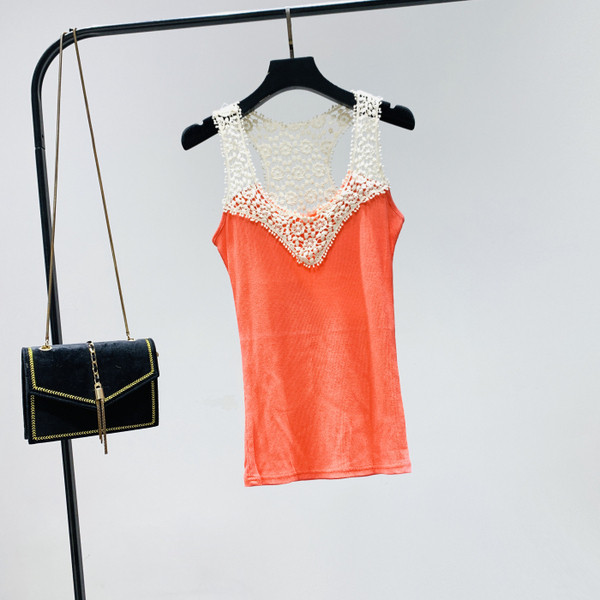 Нов модел дамски потник с широки презрамки и овално деколте